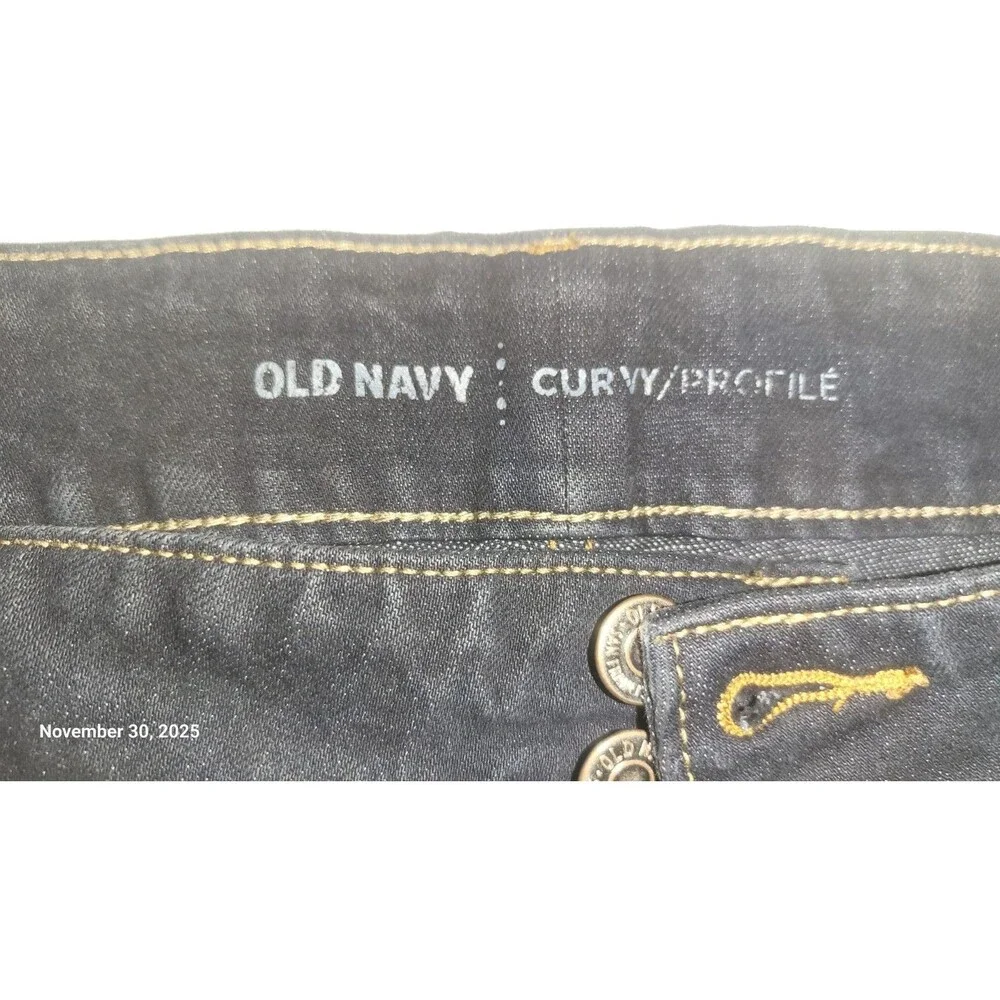 Old Navy Womens Denim Jean Cut Offs Stretchy Med Wash sz 20 - Picture 3 of 7